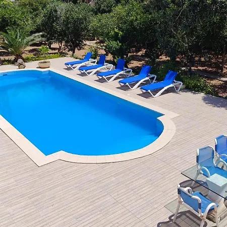 Villa Stunning With Pool, Table Tennis, Table Soccer And A Pool Table